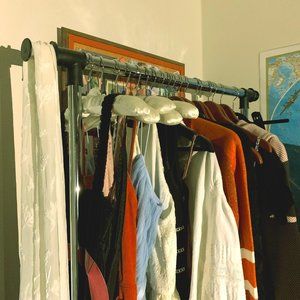 Hello, thank you for looking at my closet!